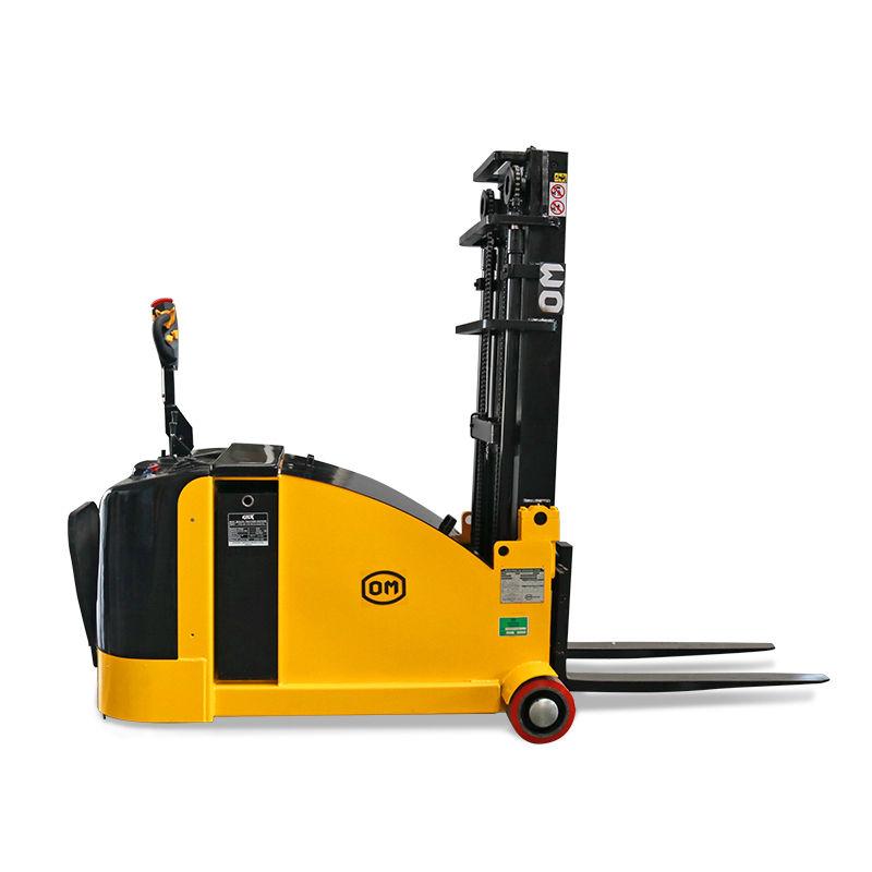 OM VVE CB ST 15 Counter Balance Stacker