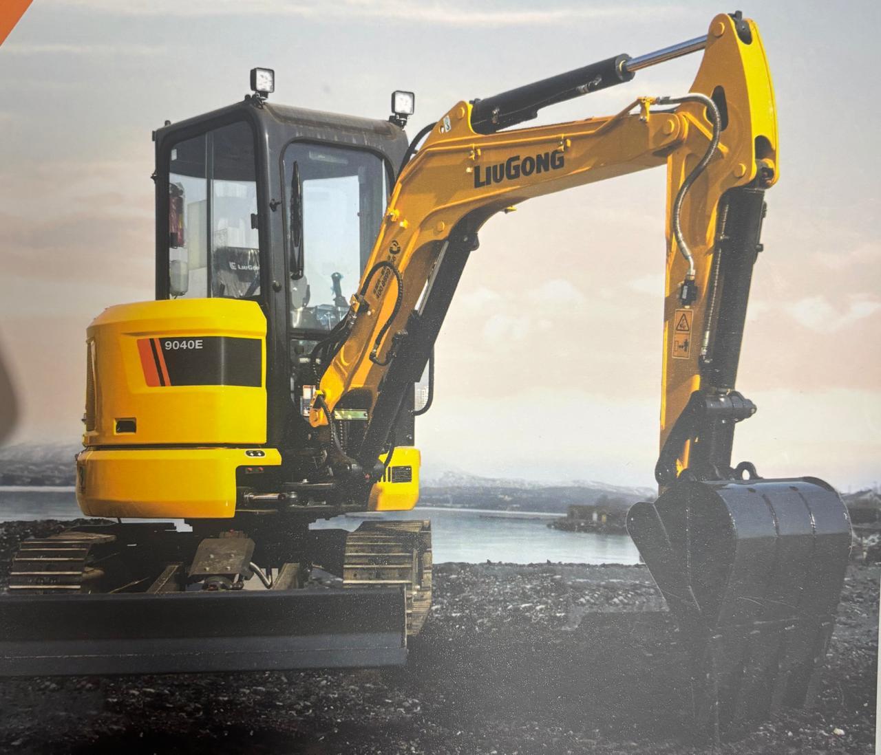 Liugong 9040E Mini Excavator 1