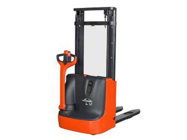 Linde 1 – 1.4Ton Electric Pallet Stacker