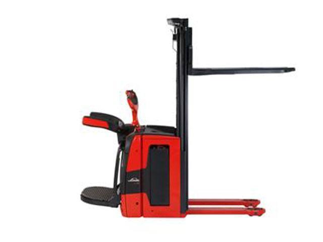 Linde 1.4 – 2Ton Electric Pallet Stacker
