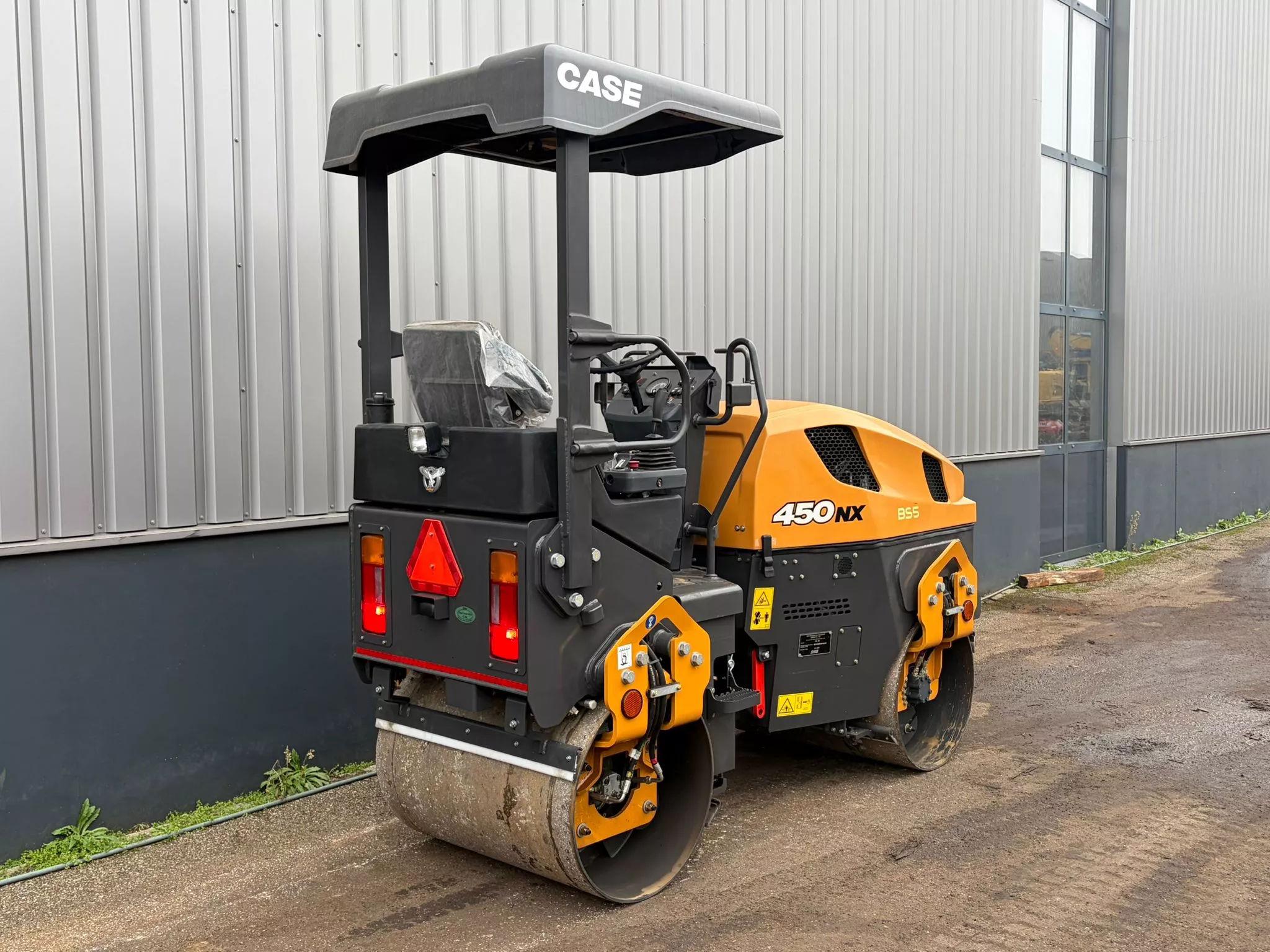 Case 450NX Tandem Vibratory Compactor 2