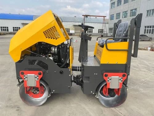 FVR-1200 Ride On Vibratory Roller – 5 Ton Hydraulic Road Compactor | 1000mm Drum | 70Hz | Rs 4,65,00