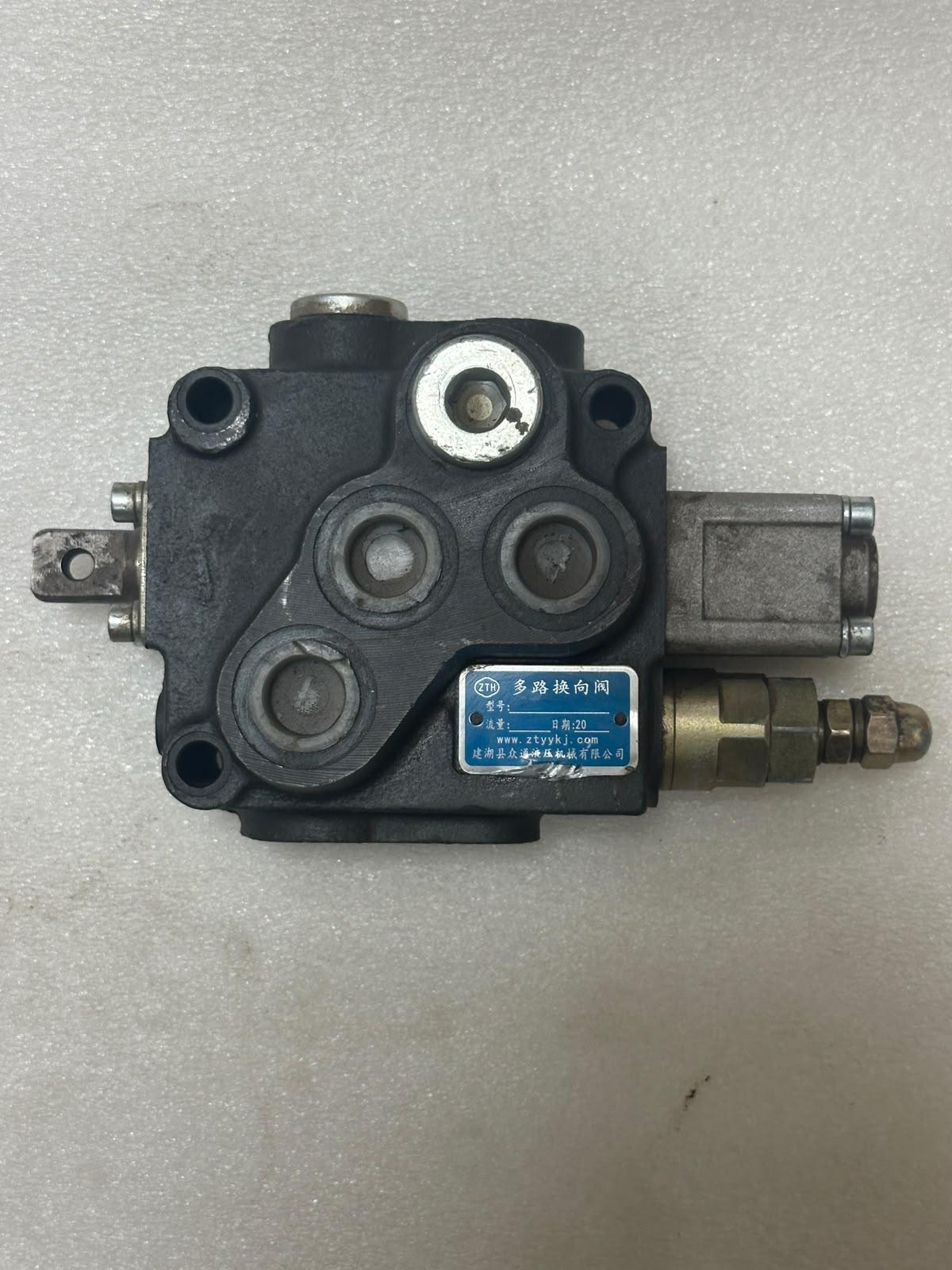 XMR050 Hydraulic valve 1
