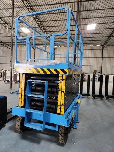 300 to 500 kg Mobile Scissor Lift 15 to 20 m Hydraulic Warehouse Lift Platform 1