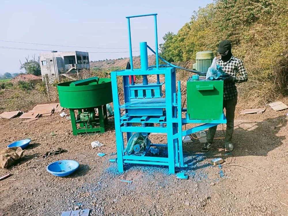 Automatic Fly Ash Brick Machine | 1000 Bricks/Hour | 18HP Hydraulic | 1500kg 4