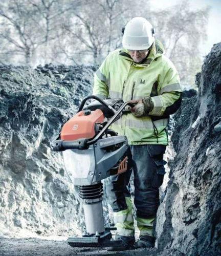 Husqvarna Earth Rammer Machine | 3kW Automatic Tamping Rammer with 15–18 m/min Speed