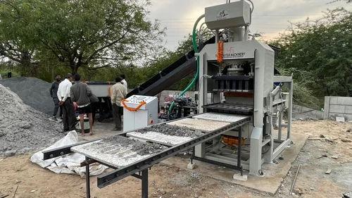 Automatic Cement Brick Making Machine 5000–10000 Bricks/Day – PLC Controlled Pallet Type