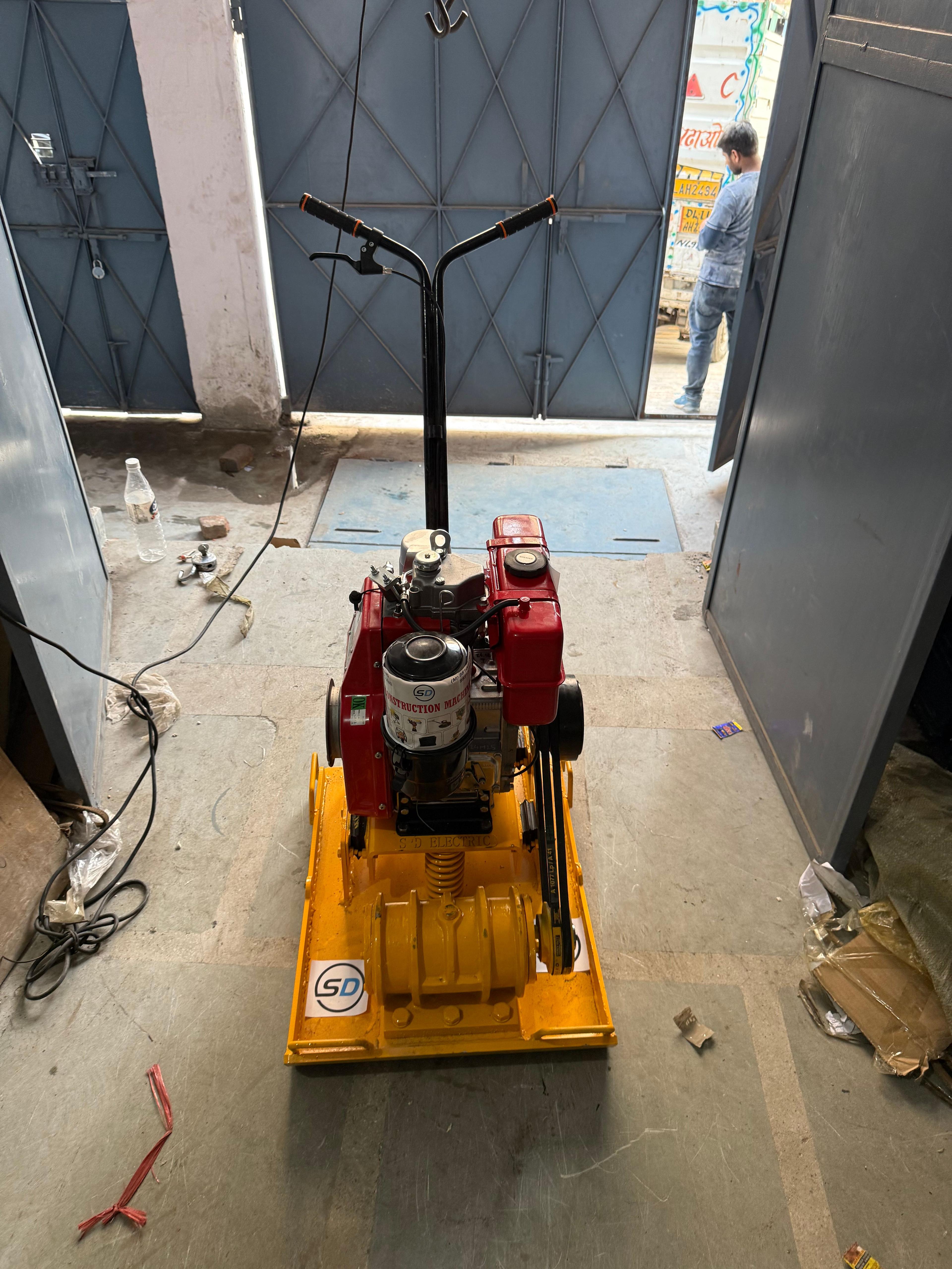 SOIL COMPACTOR WITH 5 HP GREAVES ENGINE 1