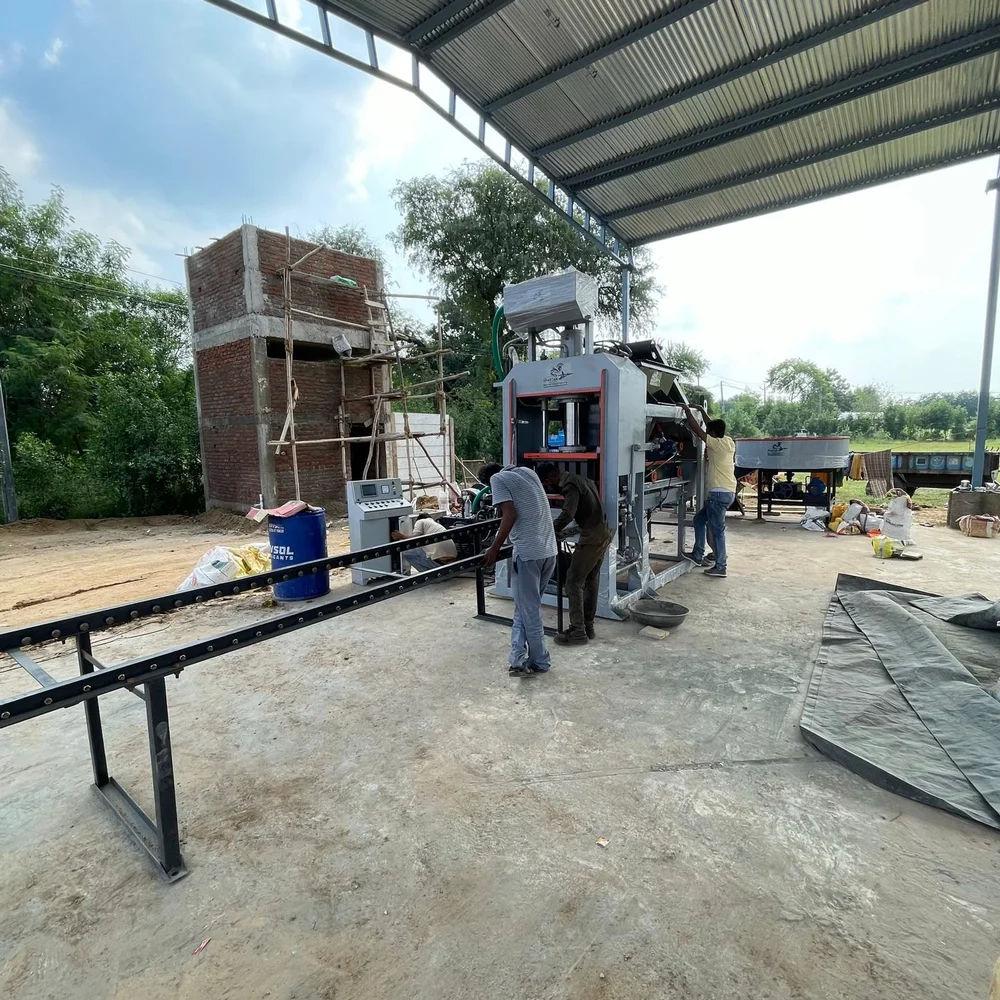 TSM010 Fly Ash Brick Machine 2000 BPH – 33 HP Automatic Hydraulic