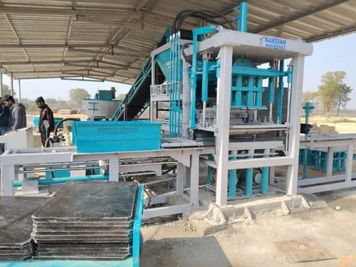 Fully Automatic Concrete Block Making Machine 500–600 Blocks/Hour – Hydraulic